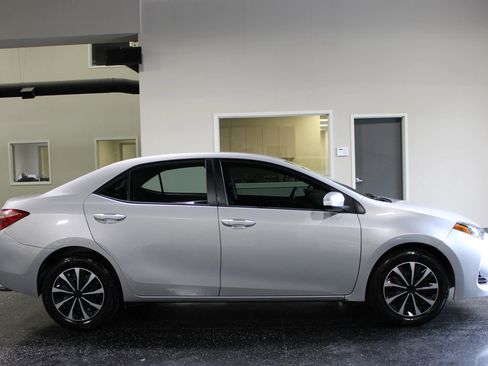 Used 2019 Toyota Corolla LE FWD image 2