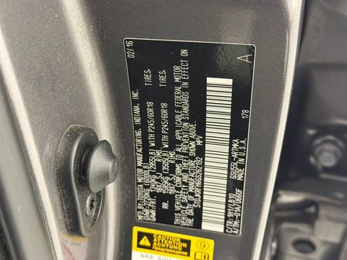 Used 2016 Toyota Highlander XLE AWD/4WD image 31