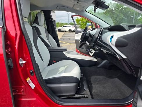Used 2019 Toyota Prius Prime Premium image 20