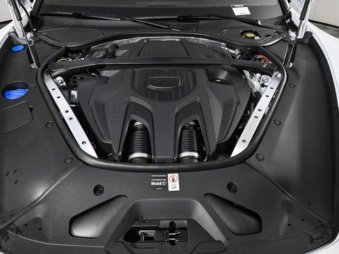 New 2026 Porsche Panamera image 36