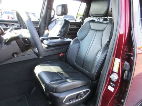 Used 2022 Jeep Wagoneer Series I AWD/4WD image 21