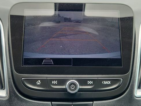 Used 2021 Chevrolet Malibu LT FWD image 14