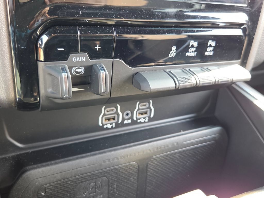 Used 2025 RAM 1500 Big Horn AWD/4WD image 20
