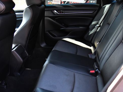 Used 2018 Honda Accord Sport image 36