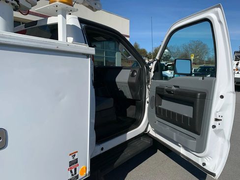 Used 2016 Ford F550 XL 165 W.B. 2D image 24