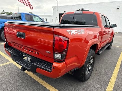 Used 2018 Toyota Tacoma TRD Sport w/ Technology Package AWD/4WD image 6