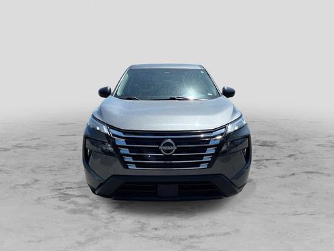 Used 2024 Nissan Rogue S AWD/4WD image 3