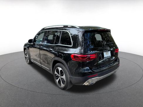 Used 2025 Mercedes-Benz GLB 250 4MATIC image 5