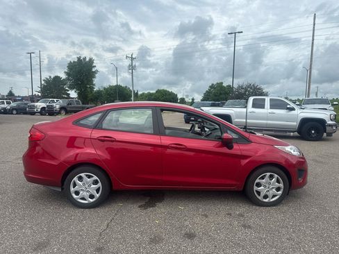 Used 2012 Ford Fiesta SE w/ Winter Pkg FWD image 6