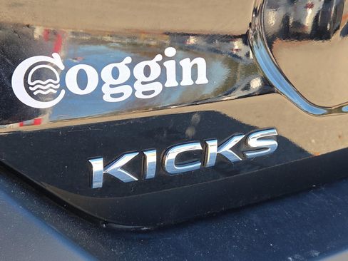 Used 2018 Nissan Kicks S image 17