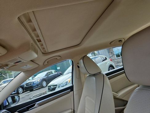 Used 2017 Volkswagen Passat 1.8T SE FWD image 12