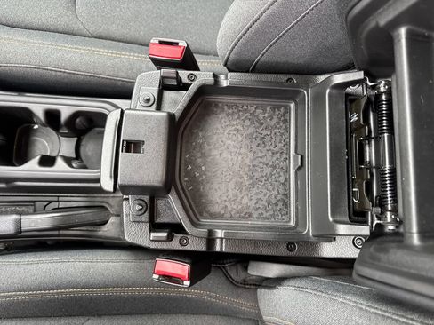 Used 2024 Jeep Wrangler Unlimited image 23