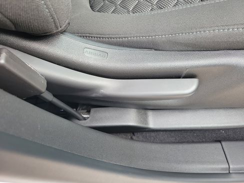 Used 2021 Chevrolet Blazer LT image 9