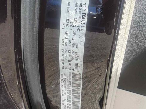 Used 2017 Chrysler Pacifica Touring-L FWD image 29