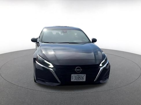 Used 2025 Nissan Altima 2.5 SV FWD image 4