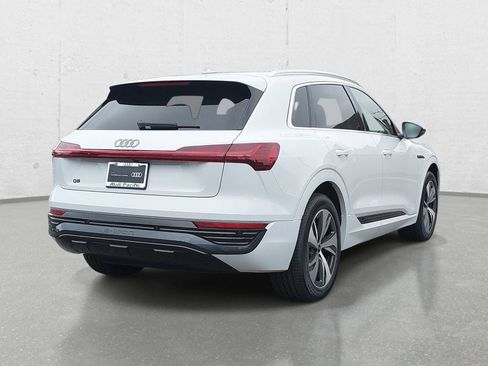 Used 2024 Audi Q8 e-tron Premium Plus w/ Premium Plus Package AWD/4WD image 5