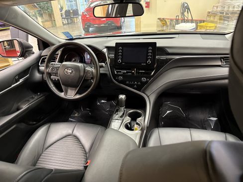 Used 2023 Toyota Camry SE FWD image 19