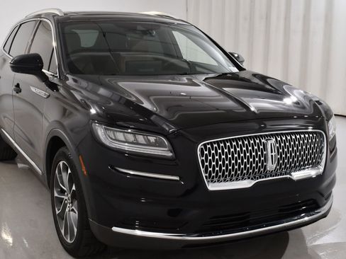 Used 2022 Lincoln Nautilus Reserve w/ Luxury Package AWD/4WD image 4