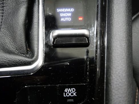 Used 2024 Jeep Compass Latitude image 21