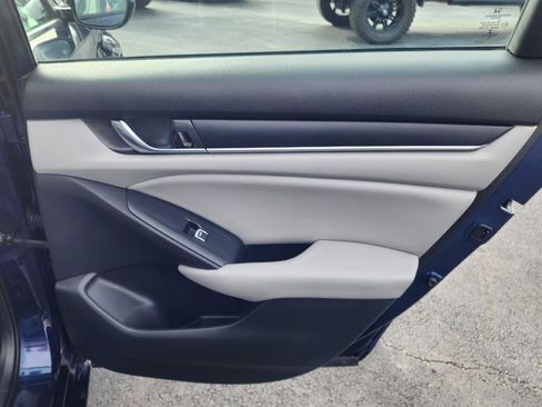 Used 2018 Honda Accord LX image 12