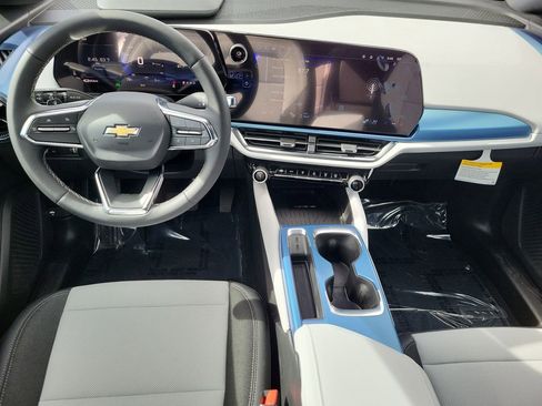 New 2026 Chevrolet Equinox EV LT image 10