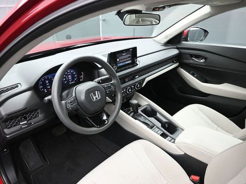 Certified 2023 Honda Accord EX image 28