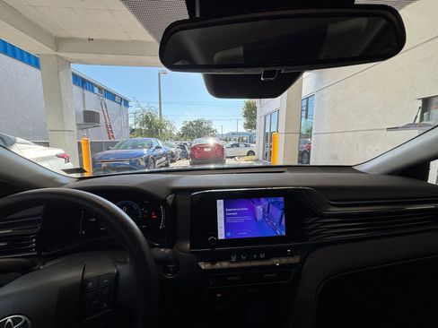 Used 2025 Toyota Camry LE FWD image 33