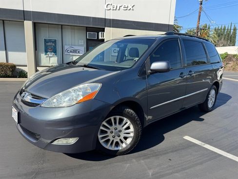 Used 2009 Toyota Sienna XLE Limited image 1