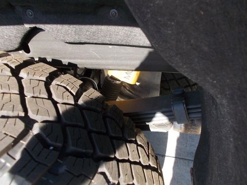 Used 2024 GMC Sierra 1500 AT4X w/ AT4X AEV Edition image 11