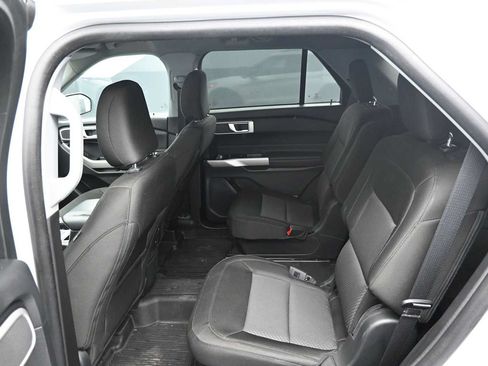 Used 2023 Ford Explorer XLT AWD/4WD image 27