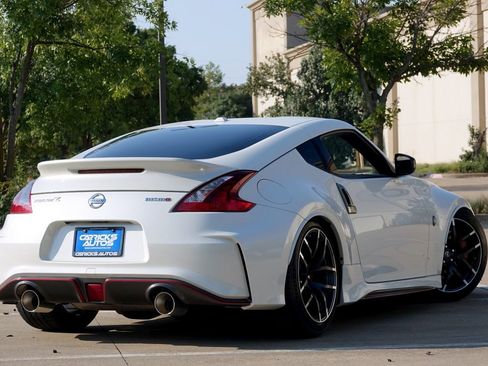 Used 2018 Nissan 370Z NISMO image 3