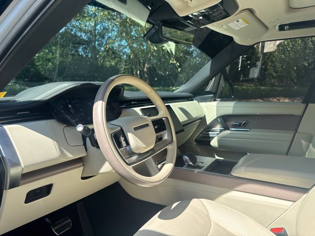 Certified 2025 Land Rover Range Rover Long Wheelbase SE AWD/4WD image 10