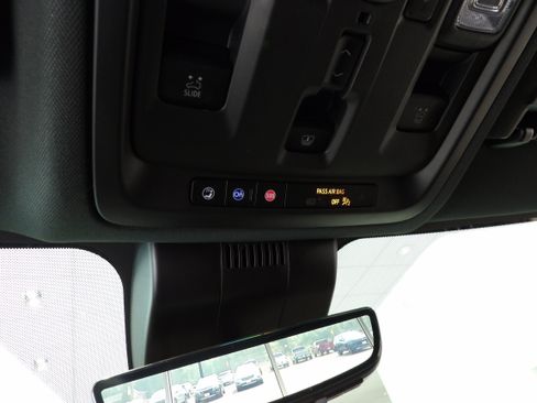 Used 2023 Chevrolet Tahoe Premier w/ Advanced Technology Package AWD/4WD image 17