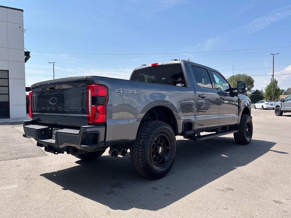 Used 2026 Ford F350 Lariat w/ Black Appearance Package AWD/4WD image 4