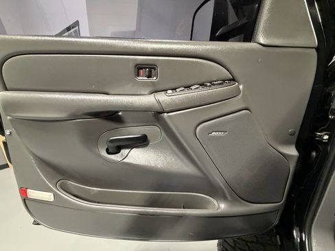 Used 2007 Chevrolet Silverado 2500 LT w/ Heavy-Duty Power Package image 20