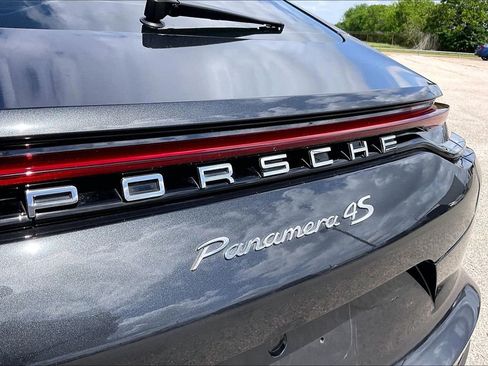 Used 2021 Porsche Panamera 4S image 26
