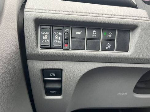 Used 2018 Honda Odyssey EX-L image 15