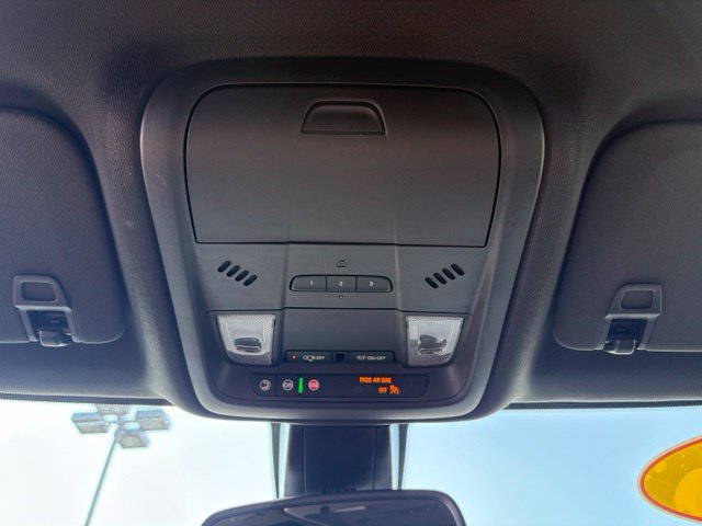Used 2025 Chevrolet Blazer RS FWD image 22