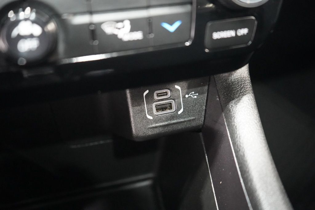 Used 2023 Jeep Compass Latitude w/ Sun and Sound Group AWD/4WD image 28