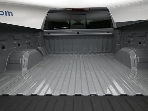 New 2025 GMC Sierra 1500 SLE w/ Preferred Package image 10