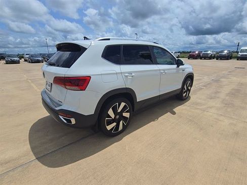 Used 2024 Volkswagen Taos SEL AWD/4WD image 5