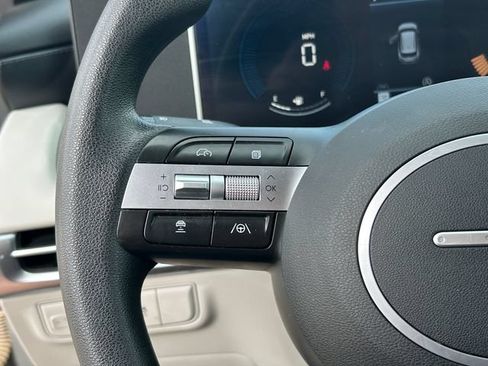Used 2025 Hyundai Tucson SEL FWD image 21