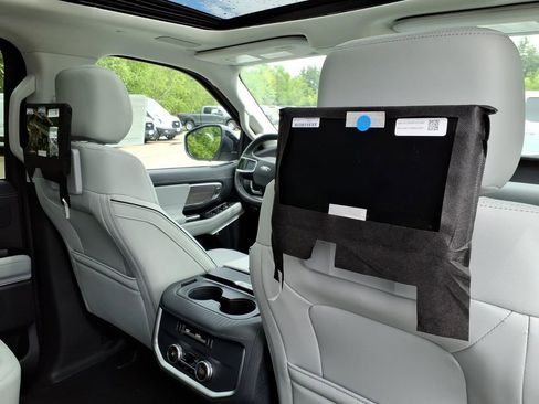 New 2026 Ford Expedition Max Platinum w/ Platinum Ultimate Package AWD/4WD image 13