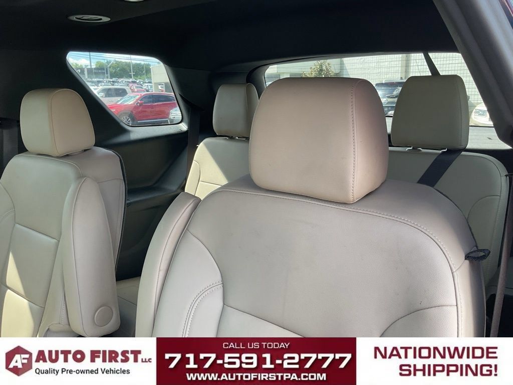 Used 2023 Chevrolet Traverse LT w/ LT Premium Package AWD/4WD image 11