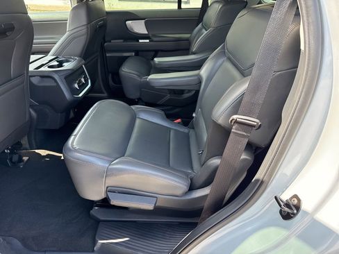 Used 2025 Ford Expedition Active AWD/4WD image 13
