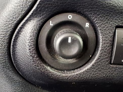 Used 2014 Jeep Wrangler Sahara w/ Connectivity Group AWD/4WD image 19