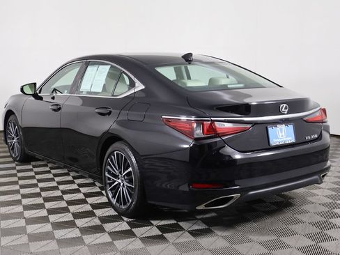Used 2024 Lexus ES 350 w/ Premium Package FWD image 8