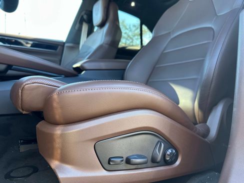 Certified 2024 Porsche Macan 4 Electric image 20