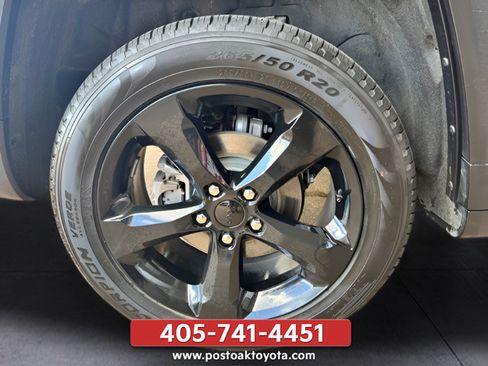 Used 2025 Jeep Grand Cherokee Limited w/ Black Appearance Package AWD/4WD image 46