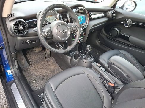 Used 2021 MINI Cooper 2-Door Hardtop w/ Storage Package image 10